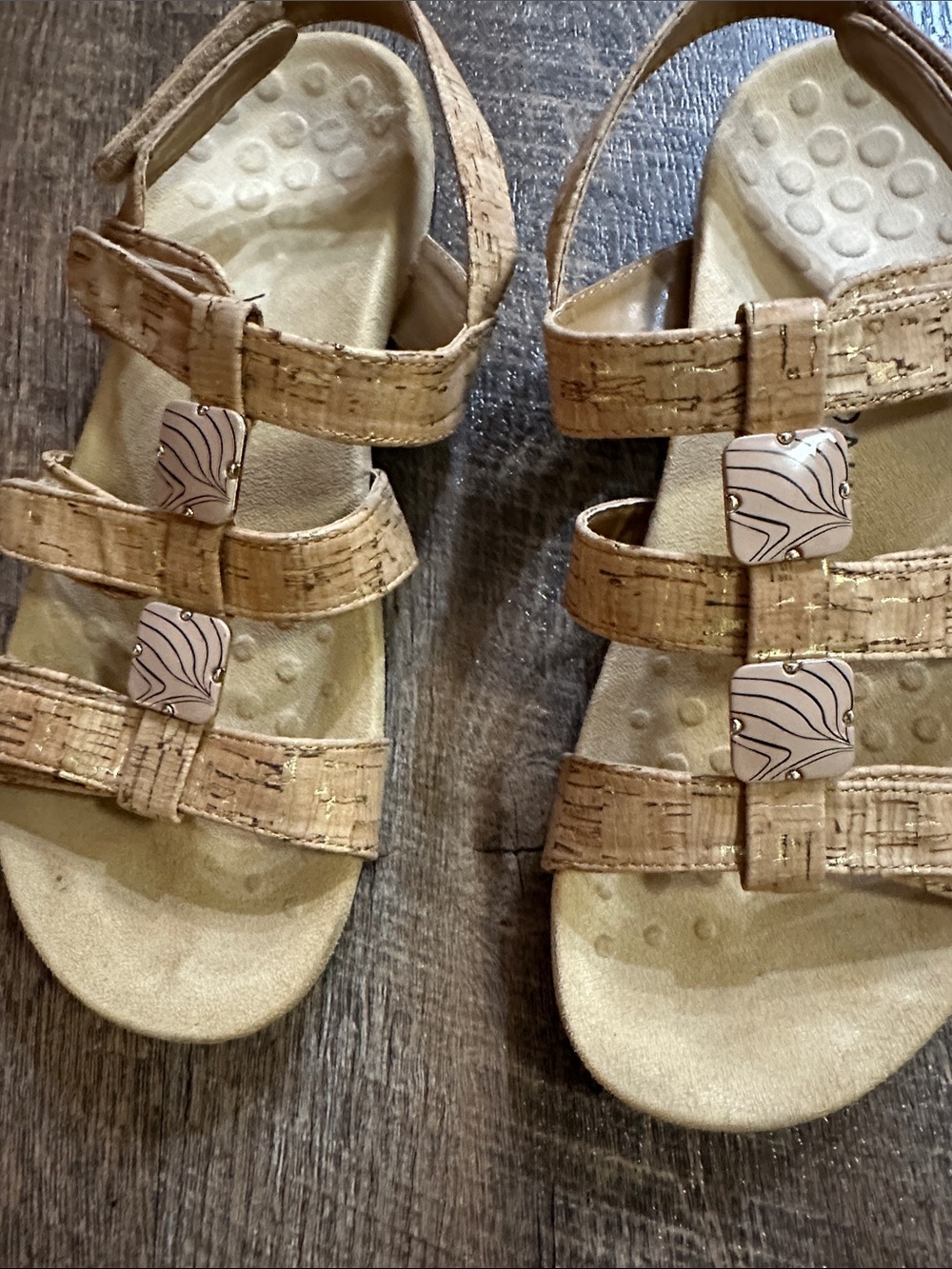 Vionic Women’s Beige Cork-Effect Triple Strap Sandals- Size 8.5 US - Picture 9 of 12
